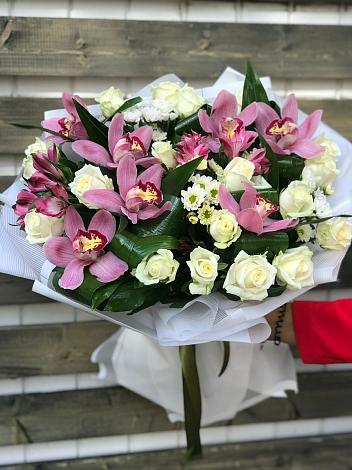 Букет цветов из: Розы и Хризантемы в Васильево