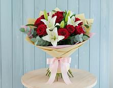 Букет цветов из:  Лилии и Розы в Васильево