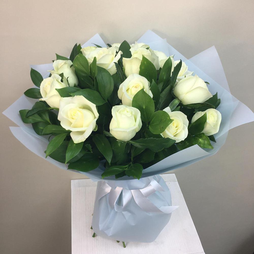 Букет 15 Белых роз Проуд в Васильево