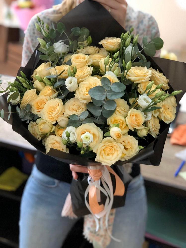 Букет цветов из: Розы и Лизиантусы в Васильево