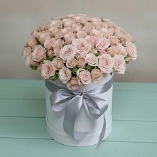 Цветочная композиция из Розы в шляпной коробке в Васильево