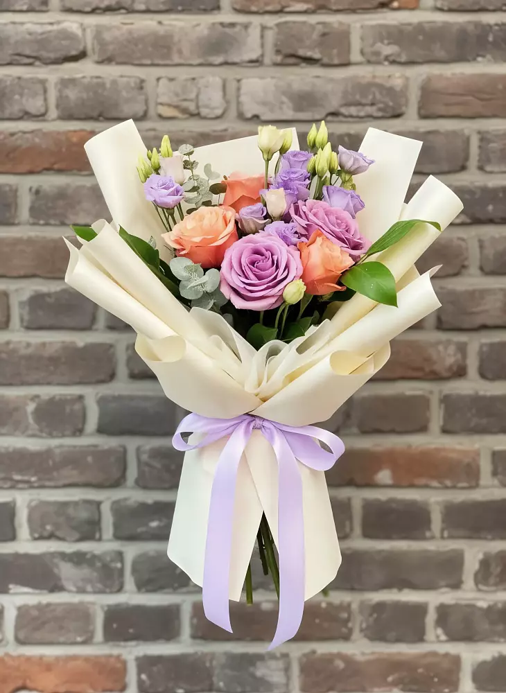 Букет цветов из: Лизиантусы и Розы в Васильево