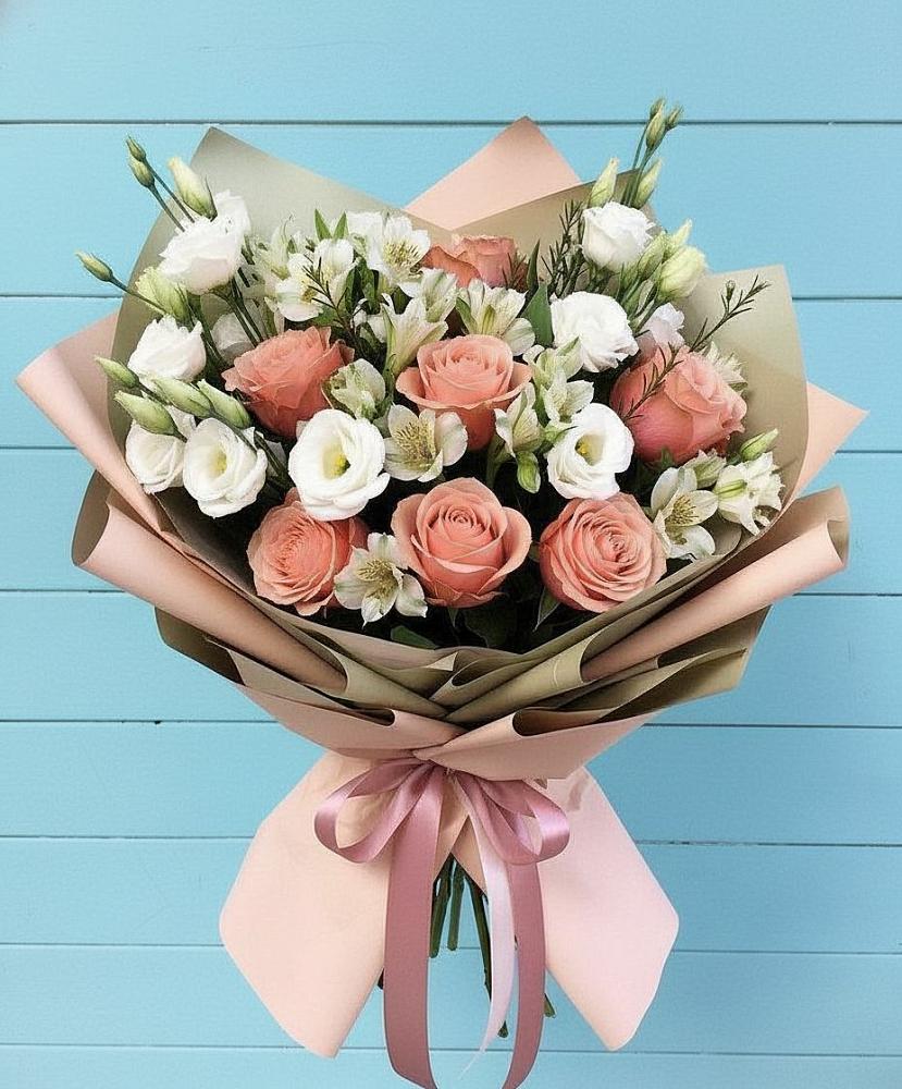 Букет цветов из: Розы, Альстромерии и Лизиантусы в Васильево