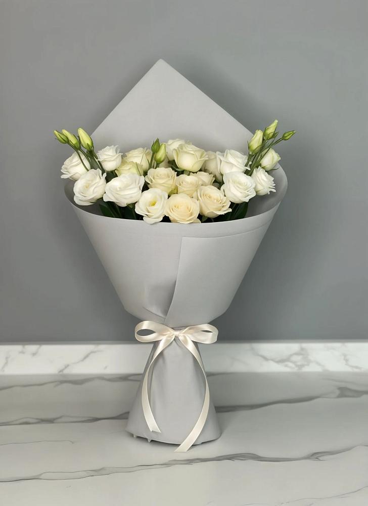 Букет цветов из: Розы и Лизиантусы в Васильево