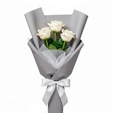 Букет 3 белые розы в Васильево