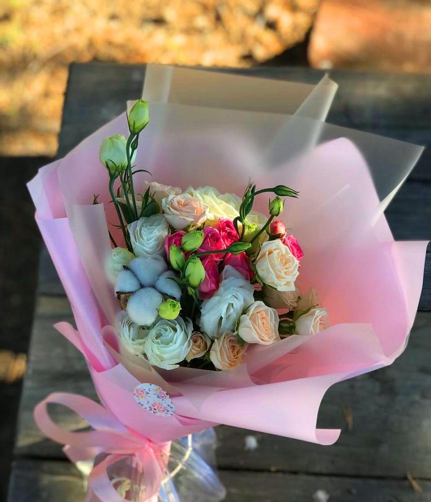 Букет цветов из: Розы и Лизиантусы в Васильево