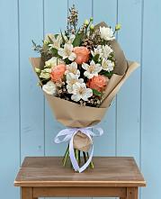 Букет цветов из:  Альстромерии, Лизиантусы, Розы и Хризантемы в Васильево