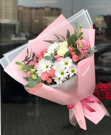 Букет цветов из: Розы, Лизиантусы и Хризантемы в Васильево